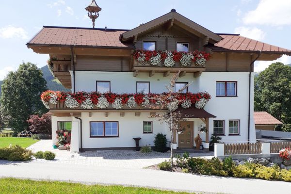 Landhaus Katharina in traumhafter Alleinlage inmitten herrlicher Natur für einen Urlaub in den Bergen von Österreich in Ramsau am Dachstein