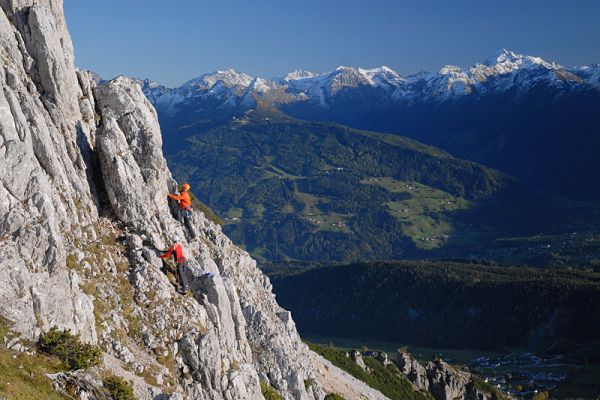 Klettern mit Blick in die Schladminger Tauern